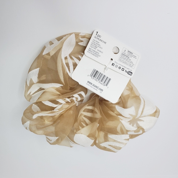 5/$30 💥 Extra Large Floral Organza Jumbo Scrunchie - New With Tags - Picture 2 of 5